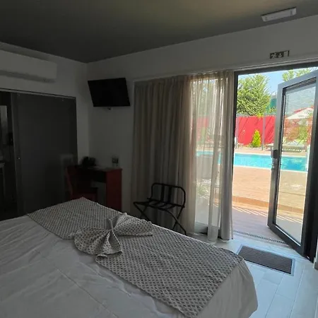 3 Caparica - Lisbon Gay Отель