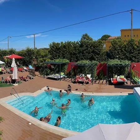 3 Caparica - Lisbon Gay Отель