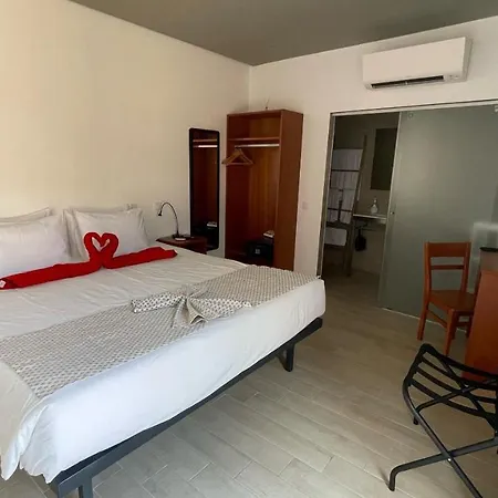 3 Caparica - Lisbon Gay 3*