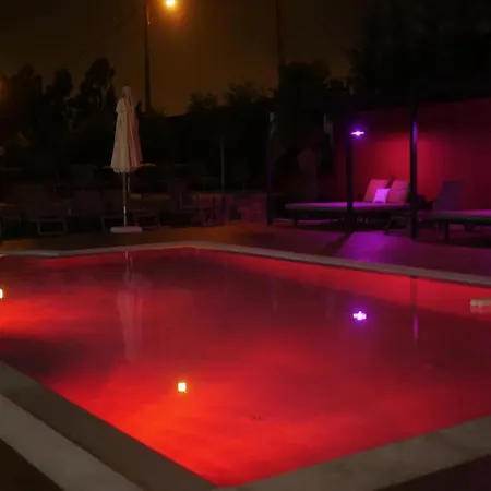 3 Caparica - Lisbon Gay Отель