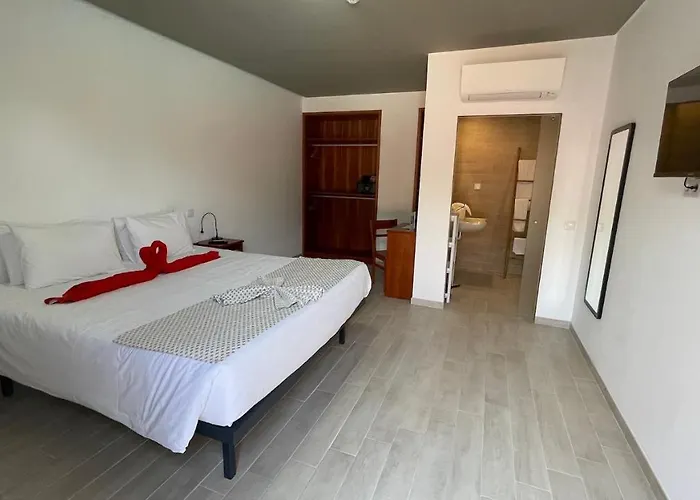 3 Caparica - Lisbon Gay ホテル シャルネカ