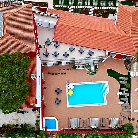 3 Caparica - Lisbon Gay تشارنكه