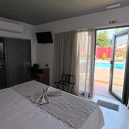 3 Caparica - Lisbon Gay فندق تشارنكه